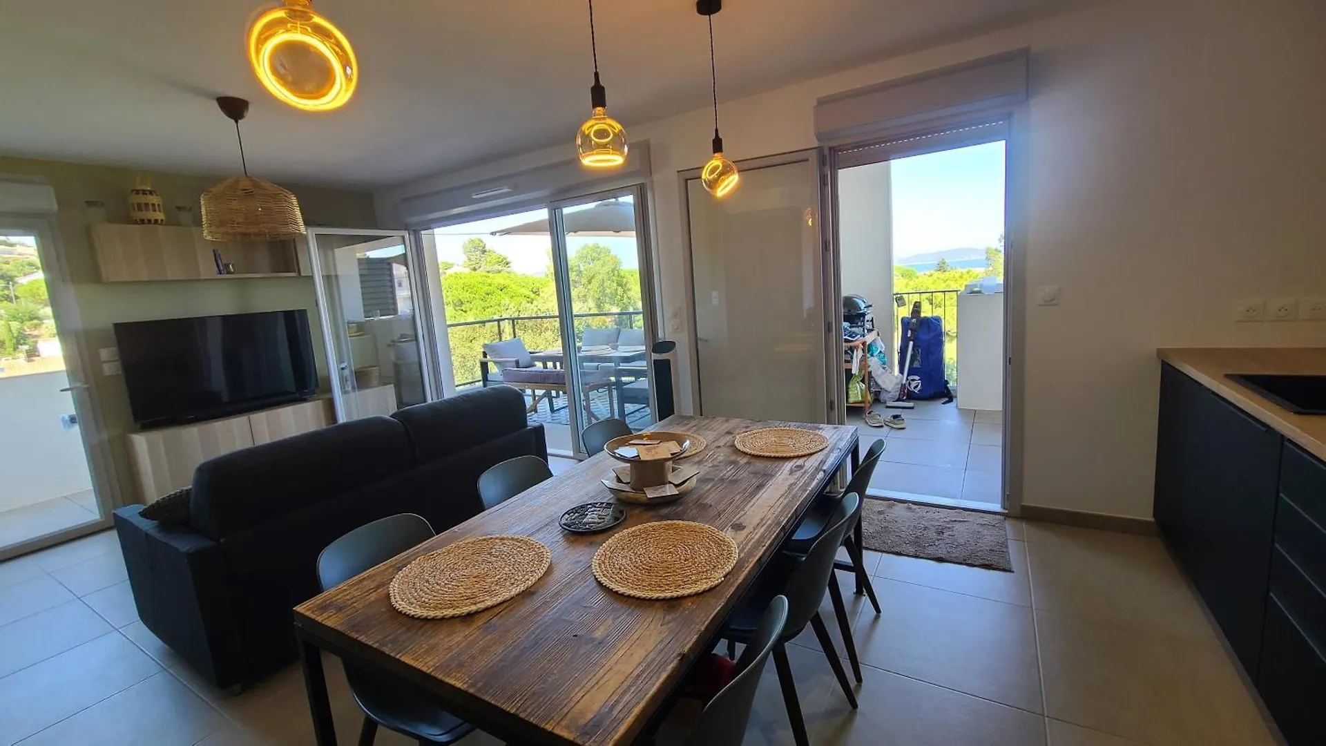 Lägenhet Appartement Climatise T3 Vue Mer De 63 M2 - 2 Chambres Et Belle Terrasse De 23 M2 Cavalaire-sur-Mer Frankrike
