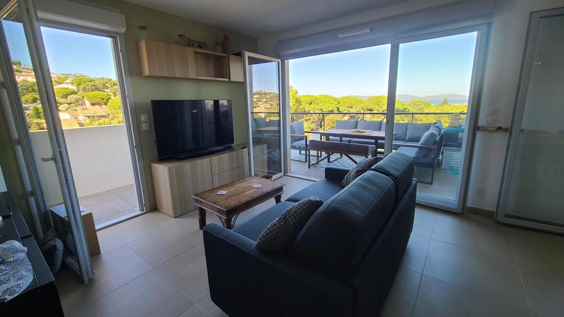 Lägenhet Appartement Climatise T3 Vue Mer De 63 M2 - 2 Chambres Et Belle Terrasse De 23 M2 Cavalaire-sur-Mer