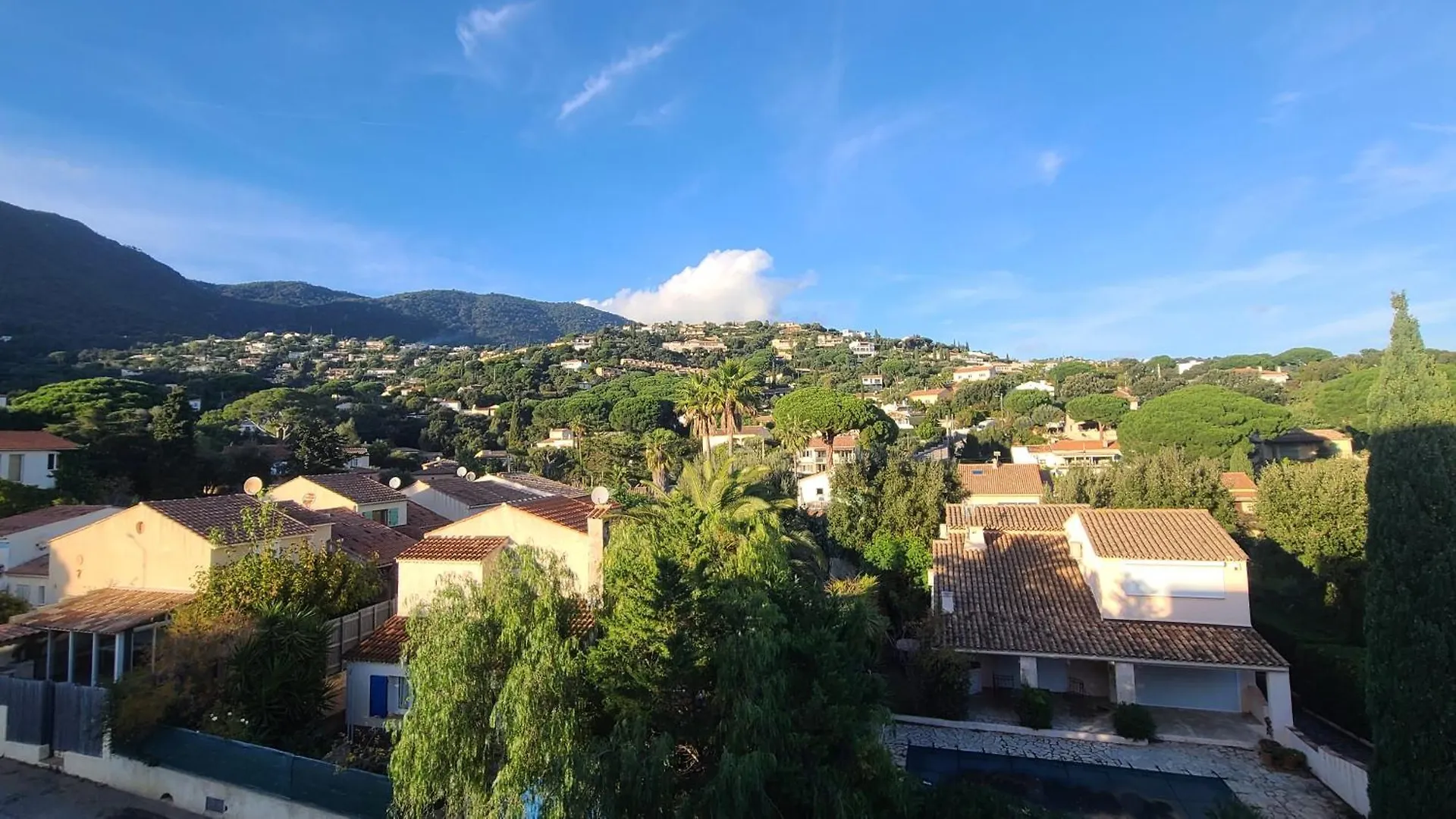 Appartement Climatise T3 Vue Mer De 63 M2 - 2 Chambres Et Belle Terrasse De 23 M2 Cavalaire-sur-Mer 0*,
