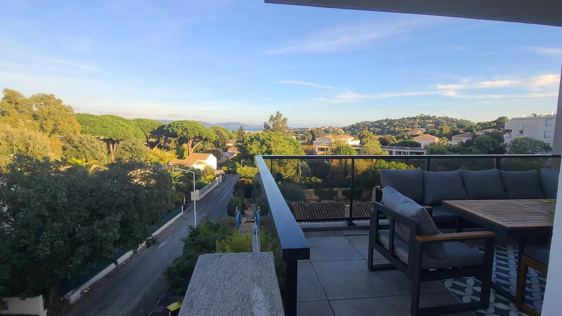 Appartement Climatise T3 Vue Mer De 63 M2 - 2 Chambres Et Belle Terrasse De 23 M2 Cavalaire-sur-Mer Lägenhet