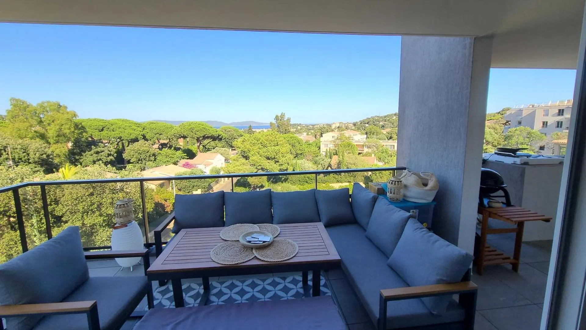Lägenhet Appartement Climatise T3 Vue Mer De 63 M2 - 2 Chambres Et Belle Terrasse De 23 M2 Cavalaire-sur-Mer